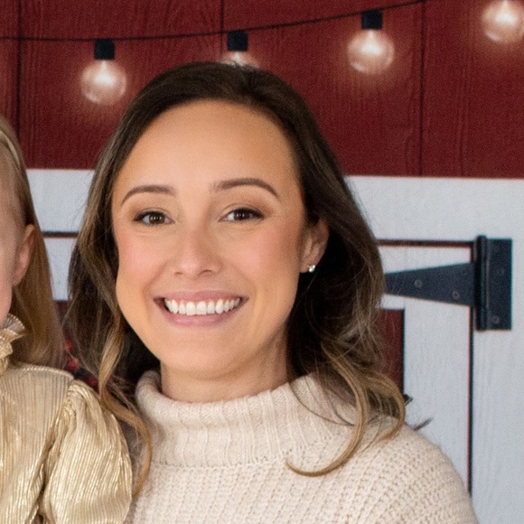 Meet your Posher, Jordana - Picture 1 of 1